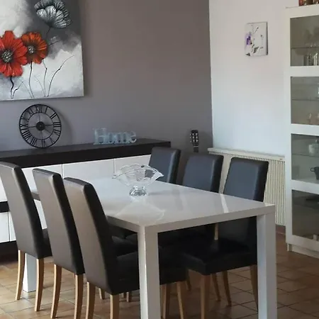 Jolie Avec Piscine