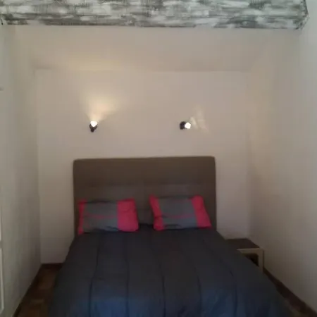 Holiday home Jolie Avec Piscine *