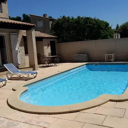 Holiday home Jolie Avec Piscine *