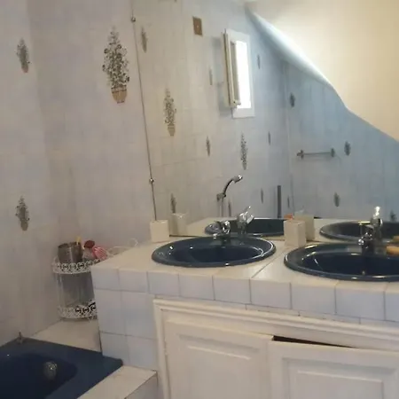 Holiday home Jolie Avec Piscine *